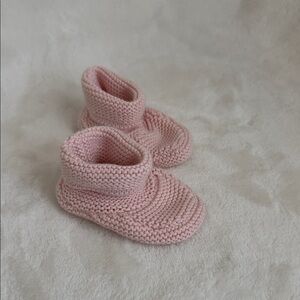 GAP Soft Pink Baby Booties